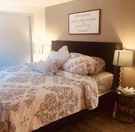 Vista To Red Rock Pets Friendly And Hot Tub Holiday home Sedona
