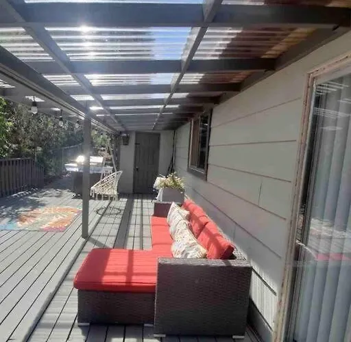 Vista To Red Rock Pets Friendly And Hot Tub Holiday home *