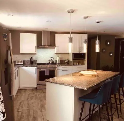 Holiday home Vista To Red Rock Pets Friendly And Hot Tub *