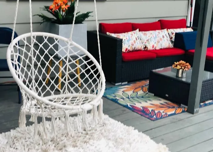 Vista To Red Rock Pets Friendly And Hot Tub Holiday home *
